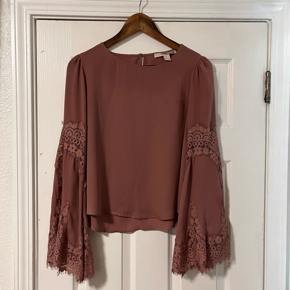 Mauve Lace Blouse - Size Medium